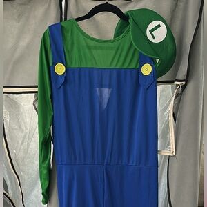 Men’s Luigi costume